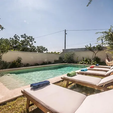 Villa Barros Capri - Wonderful 4 Bedroom In Centre - Great Pool Area - Perfect For Fam