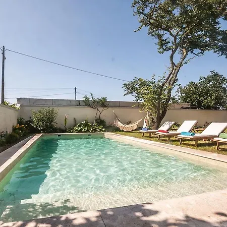 Barros Capri - Wonderful 4 Bedroom In Centre - Great Pool Area - Perfect For Fam Lisboa