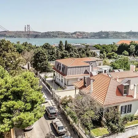Barros Capri - Wonderful 4 Bedroom In Centre - Great Pool Area - Perfect For Fam ליסבון